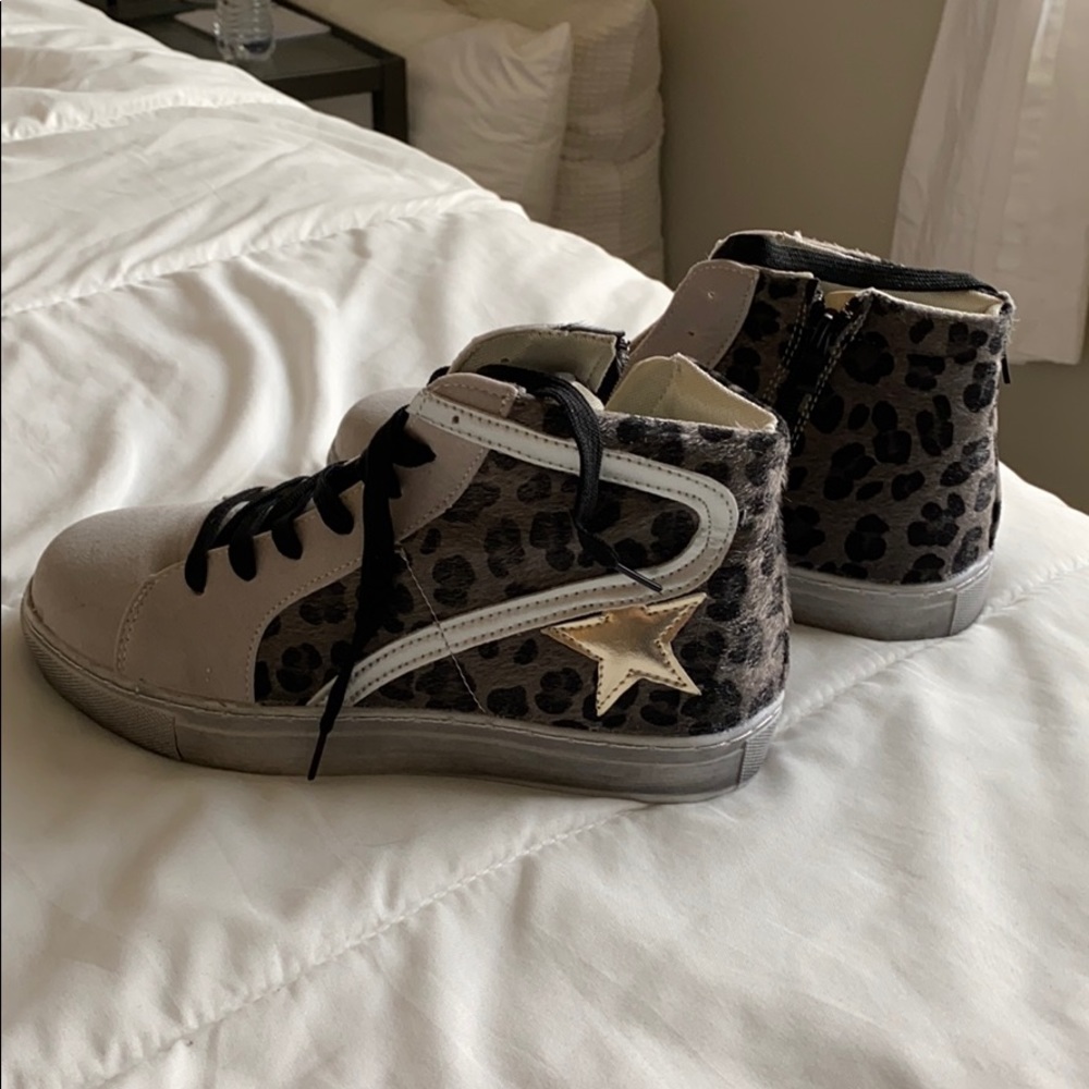 Star sneakers,  size 8